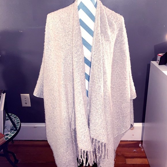 Off-white Cardigan - Picture 1 of 2